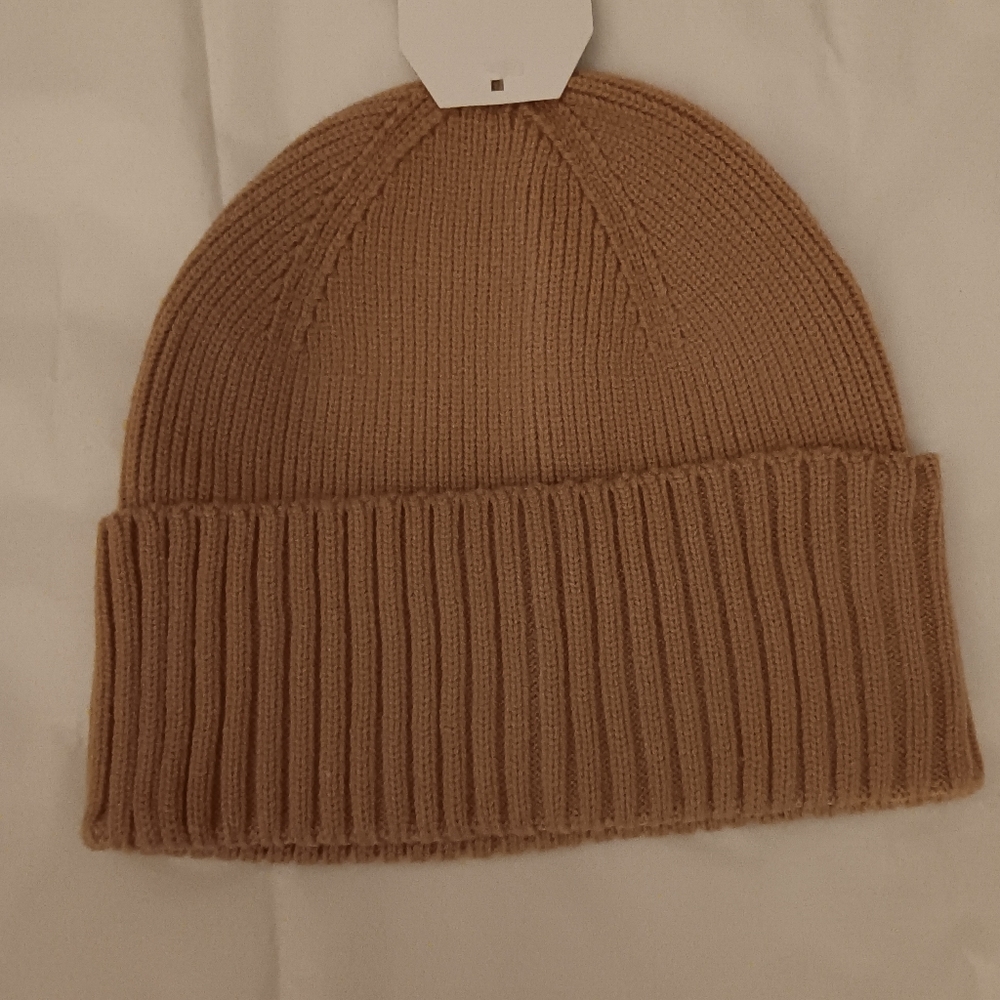 Camel Cuff Beanie (NWT)